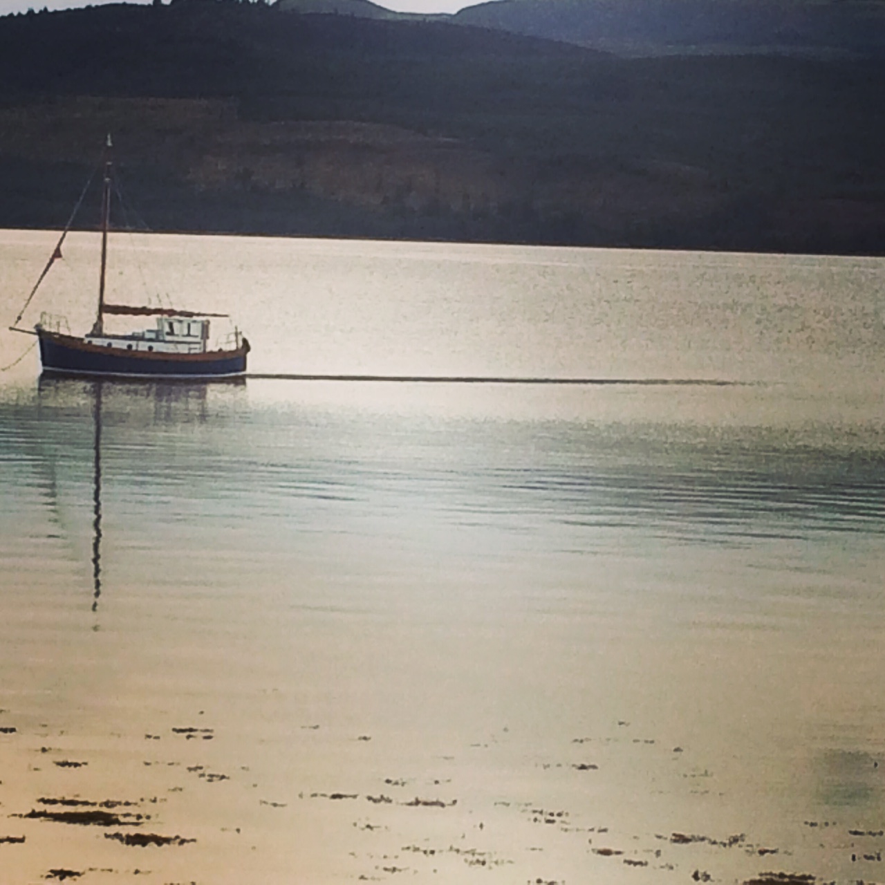 so peacful at the Loch.JPG
